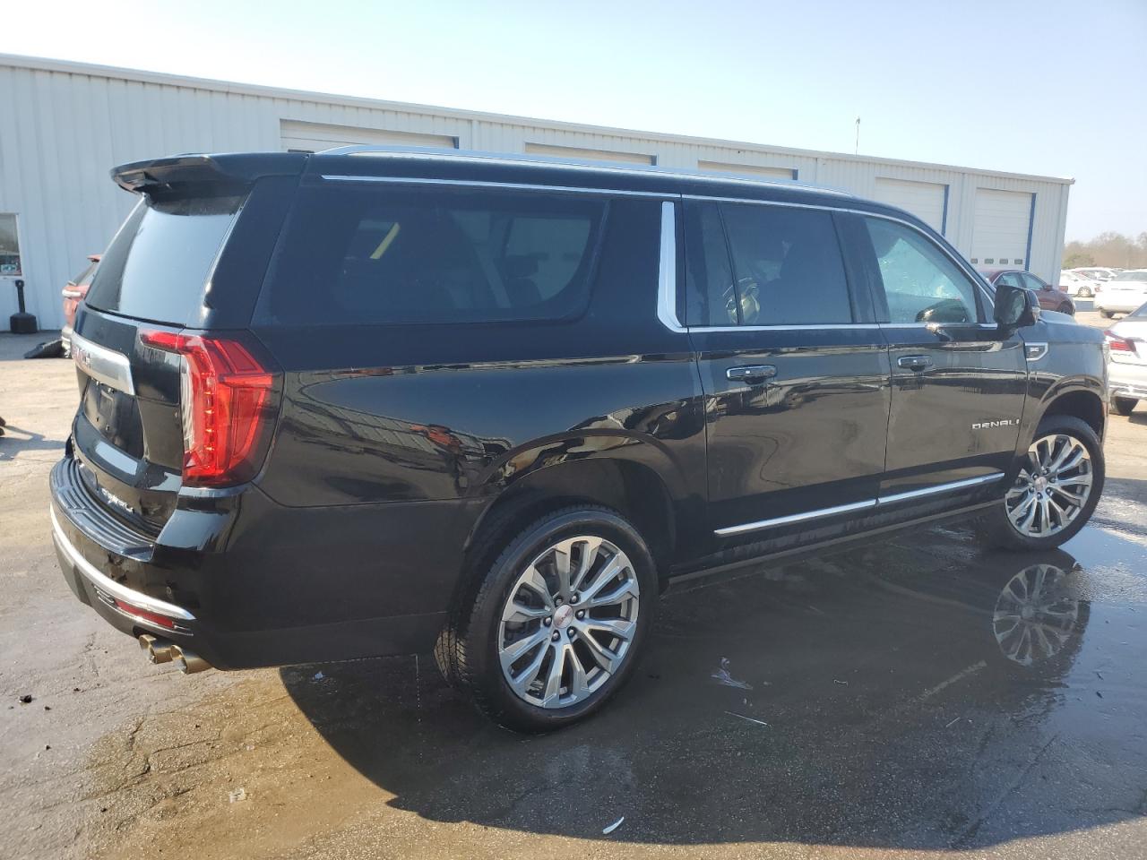 2022 GMC Yukon VIN 1GKS1JKL6NR244178 Copart auction photo, top/roof / normal wear damage thumbnail 3
