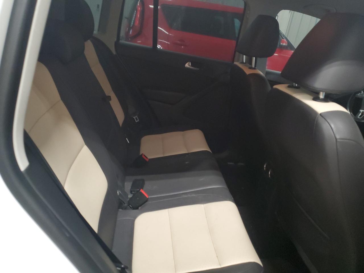 2016 Volkswagen Tiguan VIN WVGBV7AXXGW581573 Copart auction photo, front end damage thumbnail 11