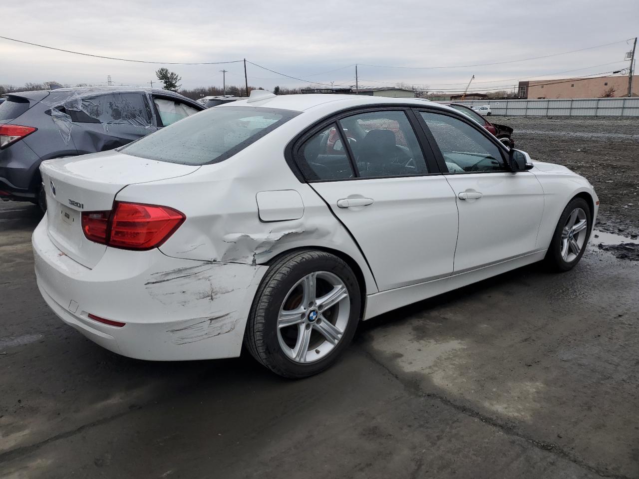 2013 BMW 3er VIN WBA3C3C58DF981384 Copart auction photo, side damage thumbnail 3