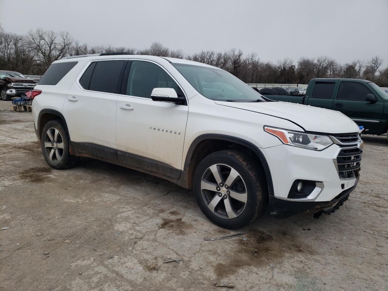 2018 Chevrolet Traverse VIN 1GNERHKW8JJ135726 Copart auction photo, front end / undercarriage damage thumbnail 4