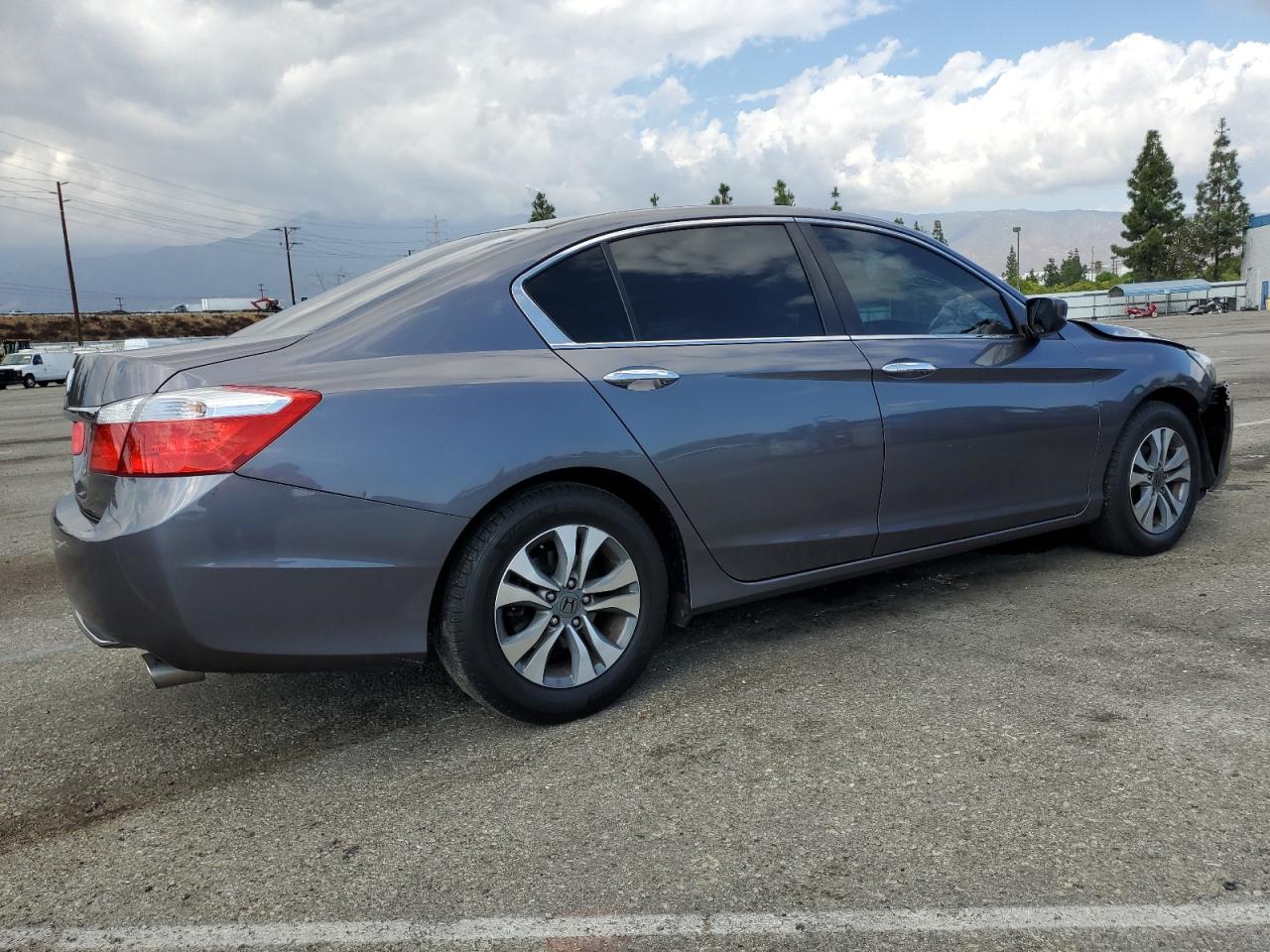 2015 Honda Accord VIN 1HGCR2F37FA236830 Copart auction photo, front end damage thumbnail 3