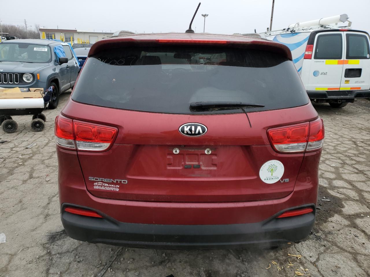 2017 KIA Sorento VIN 5XYPG4A55HG216007 Copart auction photo, front end / minor dent/scratches damage thumbnail 6