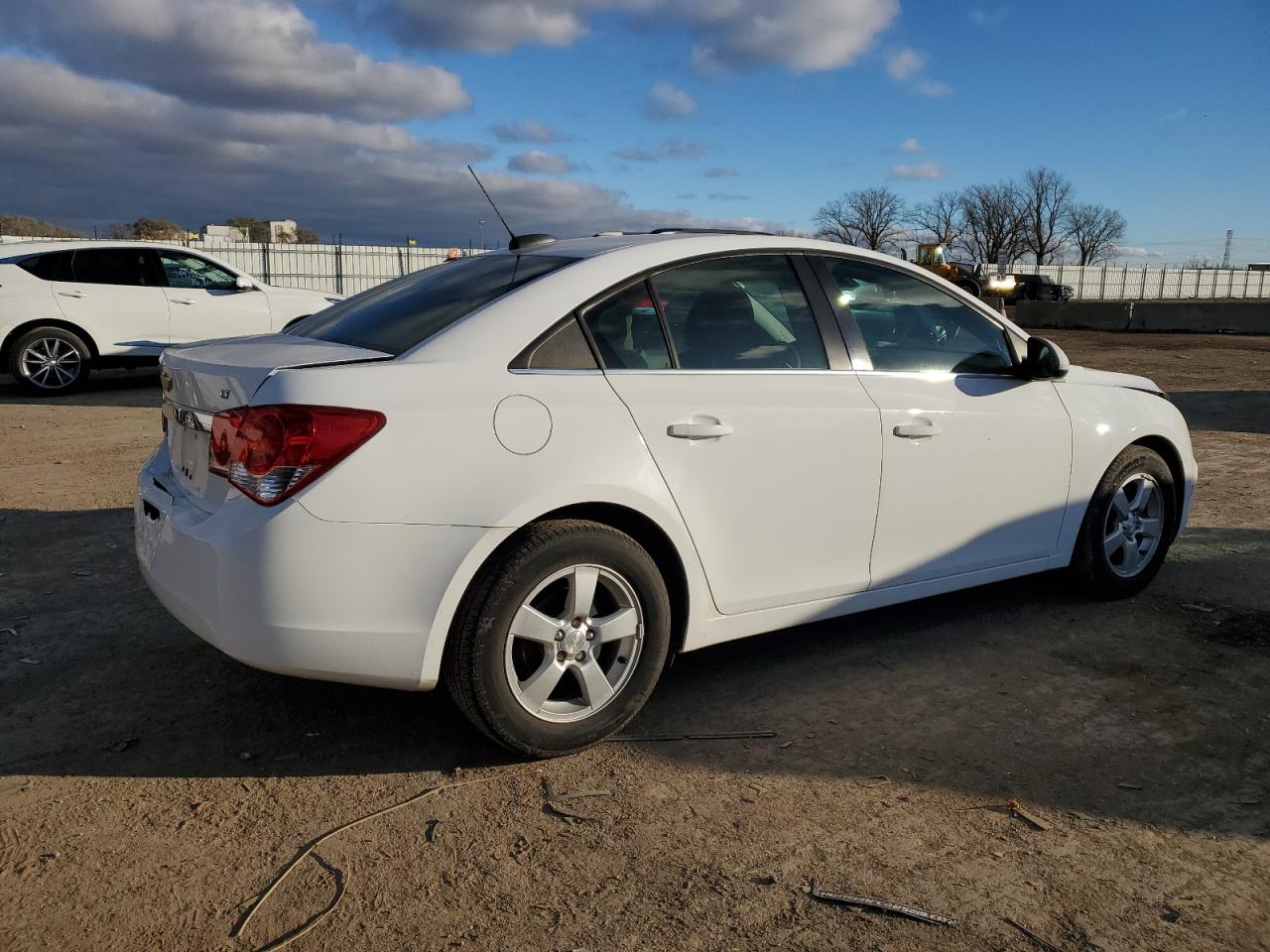 2015 Chevrolet Cruze VIN 1G1PC5SB5F7160935 Copart auction photo, front end / rear end damage thumbnail 3