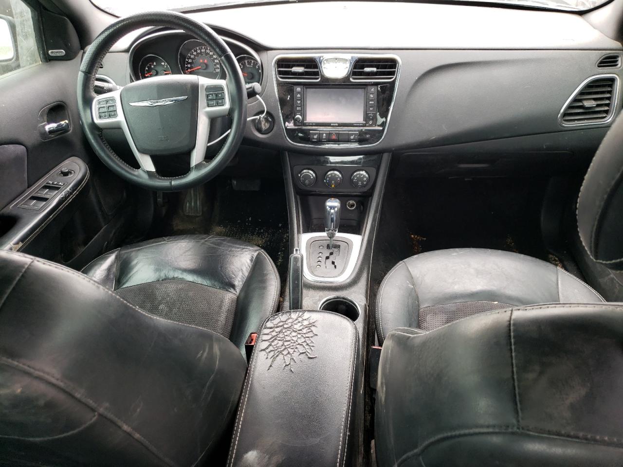 2013 Chrysler 200 VIN 1C3CCBCG8DN650152 Copart auction photo, front end / side damage thumbnail 8