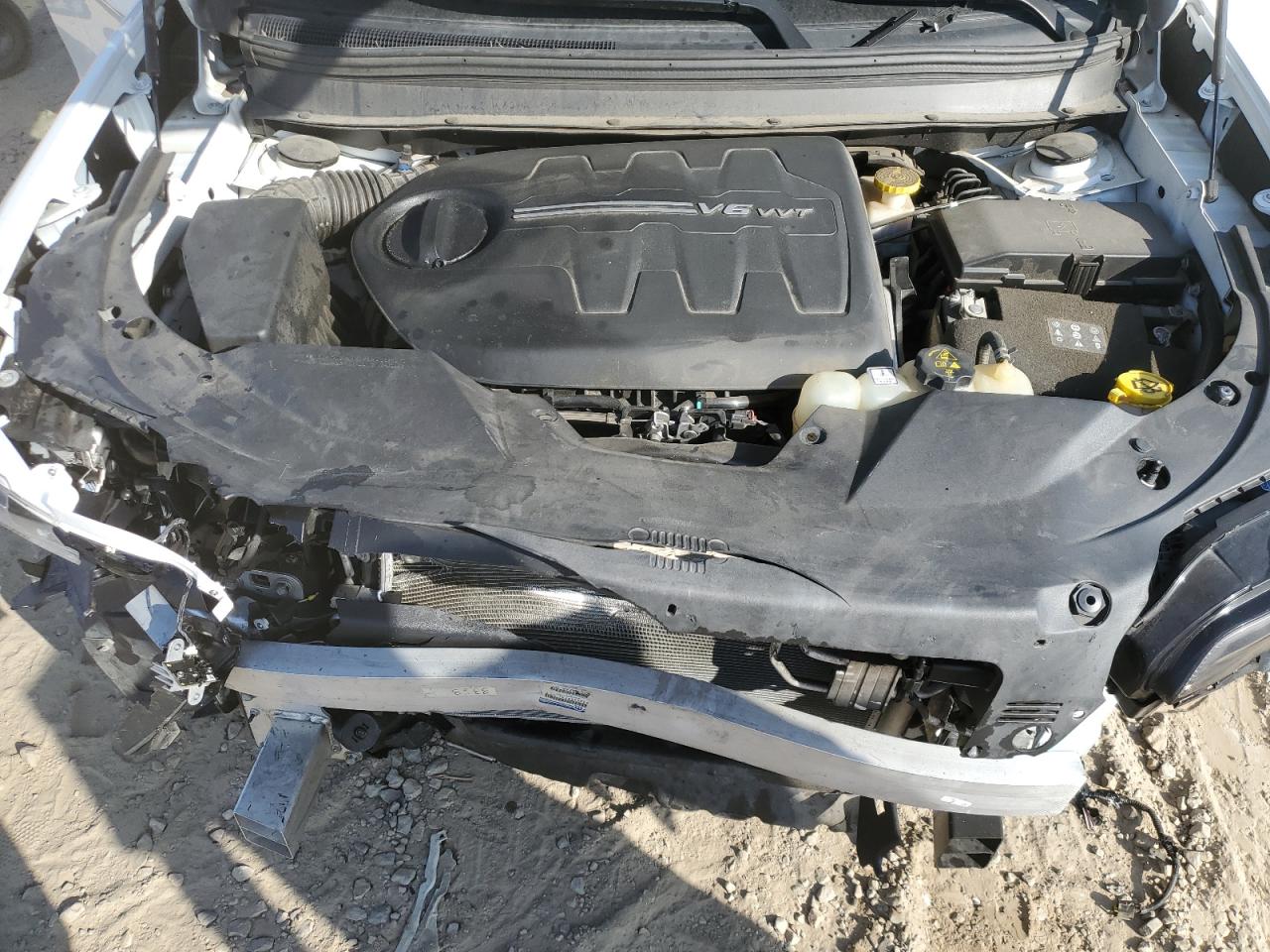 2019 Jeep Grand Cherokee VIN 1C4PJMCXXKD246447 Copart auction photo, front end / minor dent/scratches damage thumbnail 13