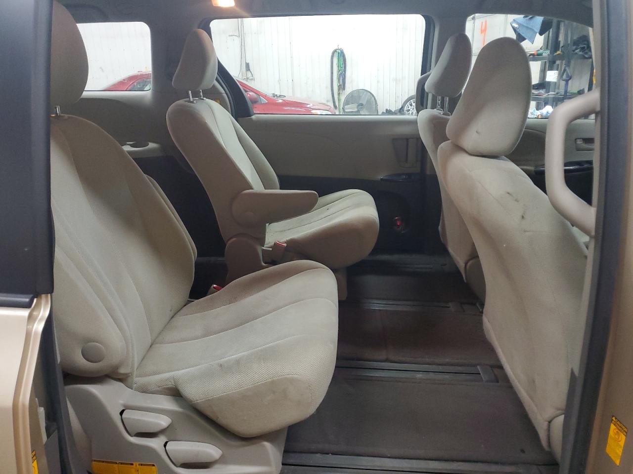 2013 Toyota Sienna VIN 5TDZK3DC1DS324357 Copart auction photo, front end / side damage thumbnail 11