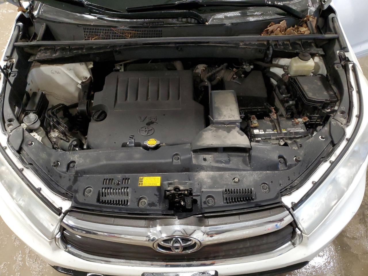 2015 Toyota Highlander VIN 5TDKKRFH4FS055609 Copart auction photo, side / rear end damage thumbnail 12