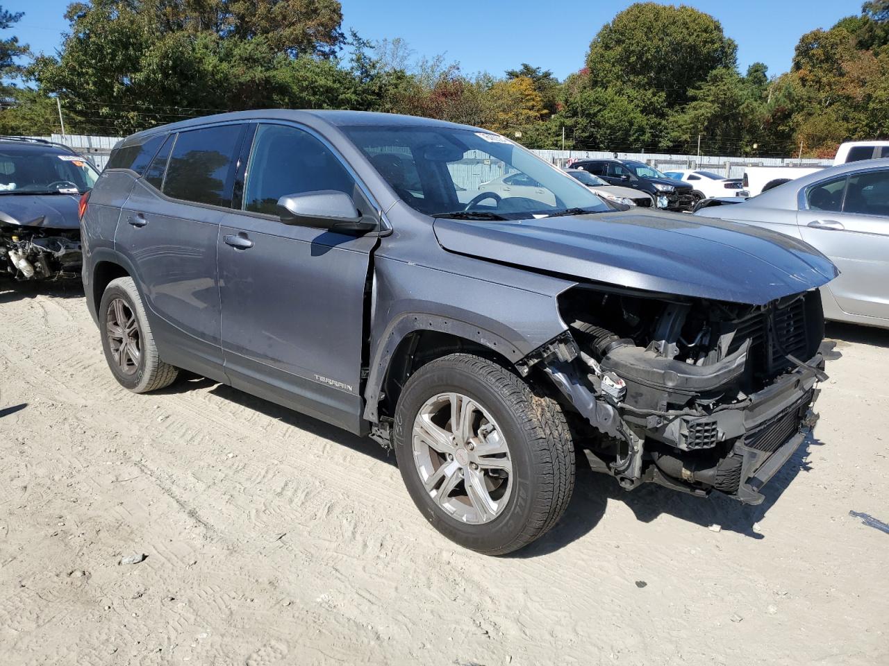 2019 GMC Terrain VIN 3GKALMEVXKL107493 Copart auction photo, front end / minor dent/scratches damage thumbnail 4