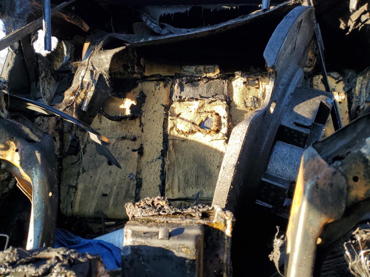 2019 Land Rover Range Rover VIN SALYL2EX1KA779877 Copart auction photo, burn damage thumbnail 10