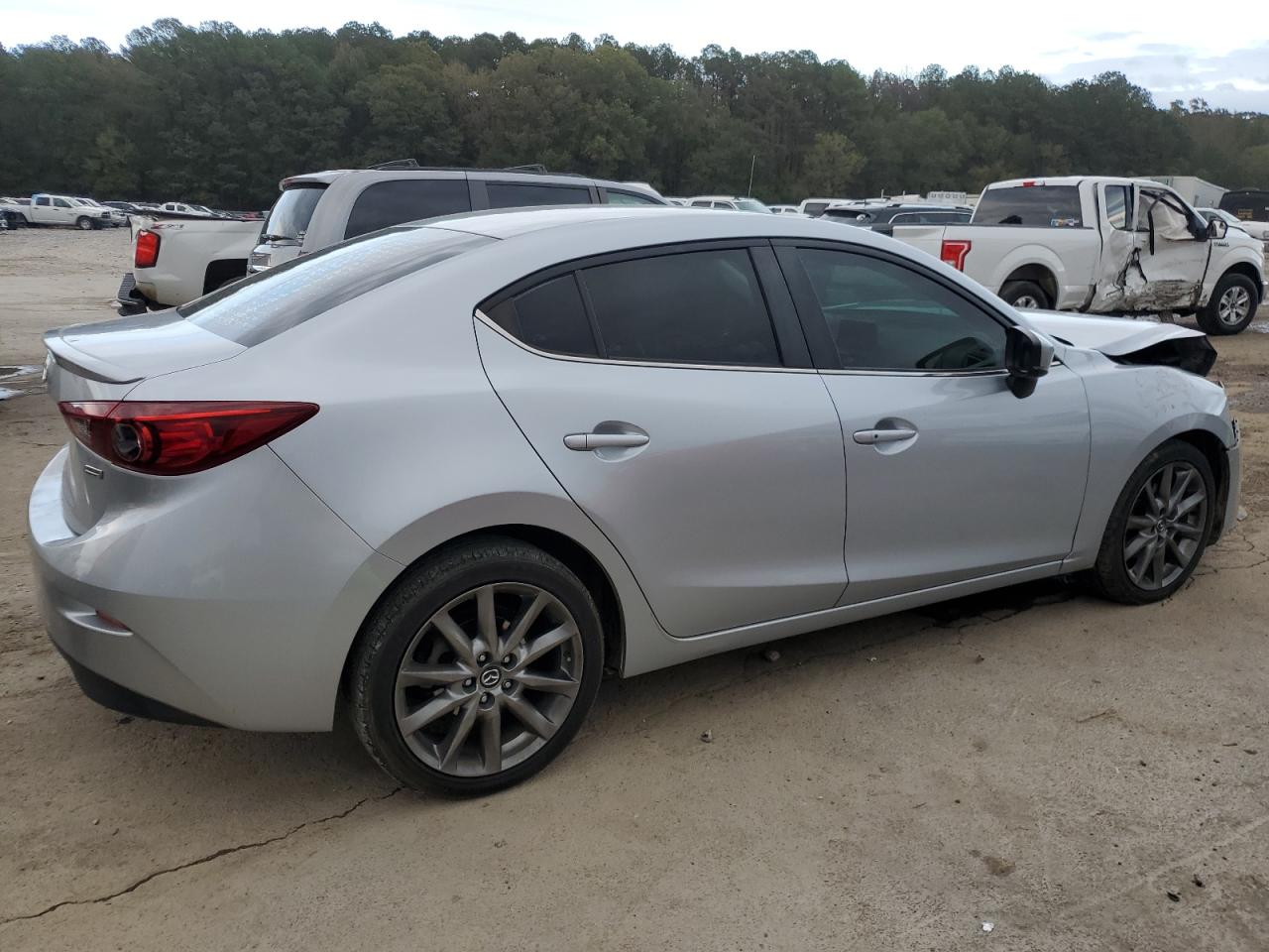 2018 Mazda 3 VIN 3MZBN1V35JM201164 Copart auction photo, front end damage thumbnail 3