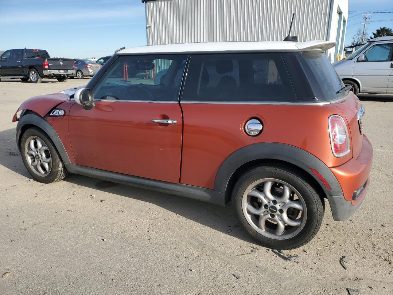 2011 MINI Cooper VIN WMWSV3C51BTY10061 Copart auction photo, front end damage thumbnail 2