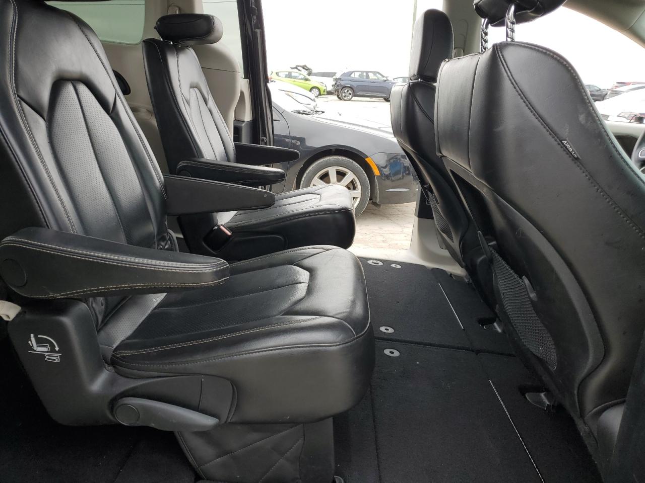 2020 Chrysler Voyager VIN 2C4RC1DG3LR261287 Copart auction photo, side / all over damage thumbnail 11