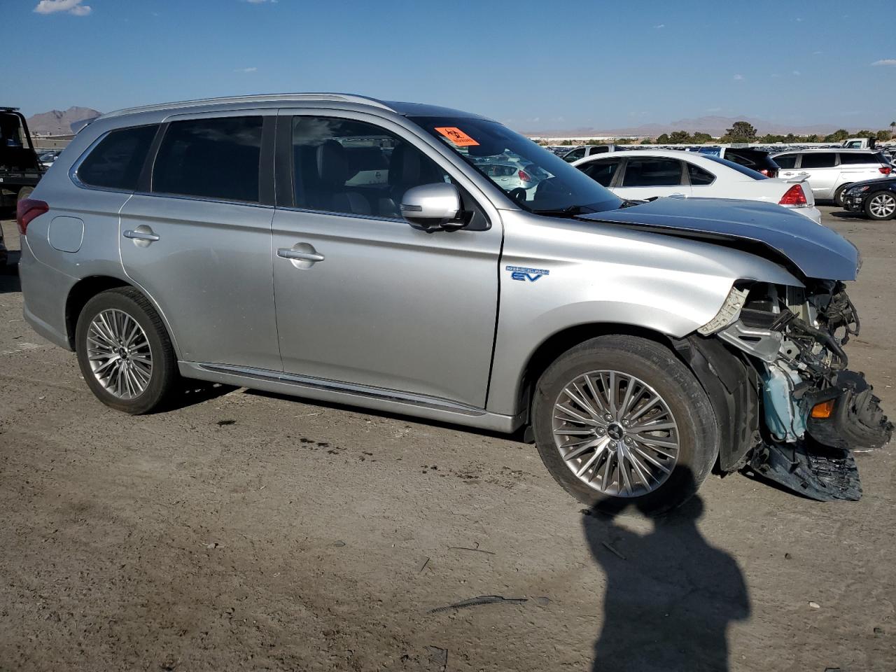 2020 Mitsubishi Outlander VIN JA4J24A56LZ008808 Copart auction photo, front end damage thumbnail 4
