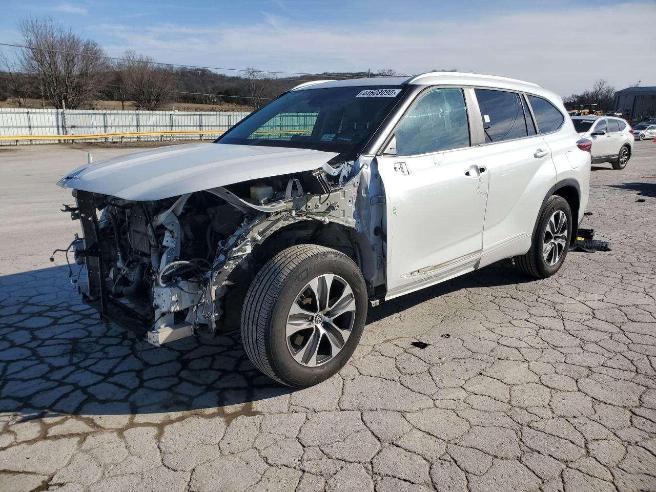 2023 Toyota Highlander VIN 5TDKDRAH0PS000402