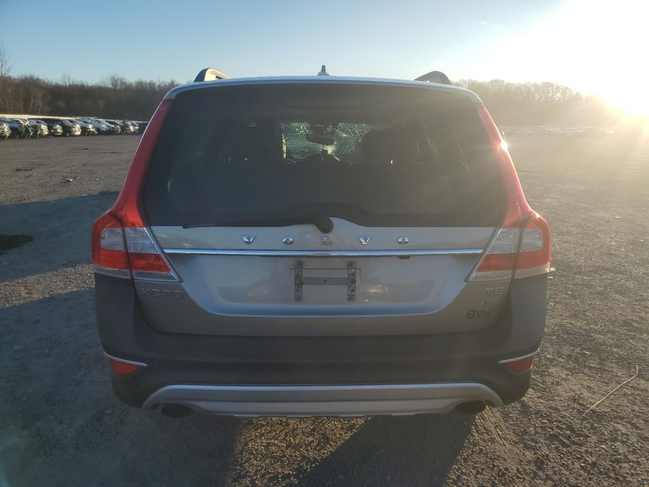 2016 Volvo XC70 VIN YV4612NK9G1261318 Copart auction photo, front end / minor dent/scratches damage thumbnail 6