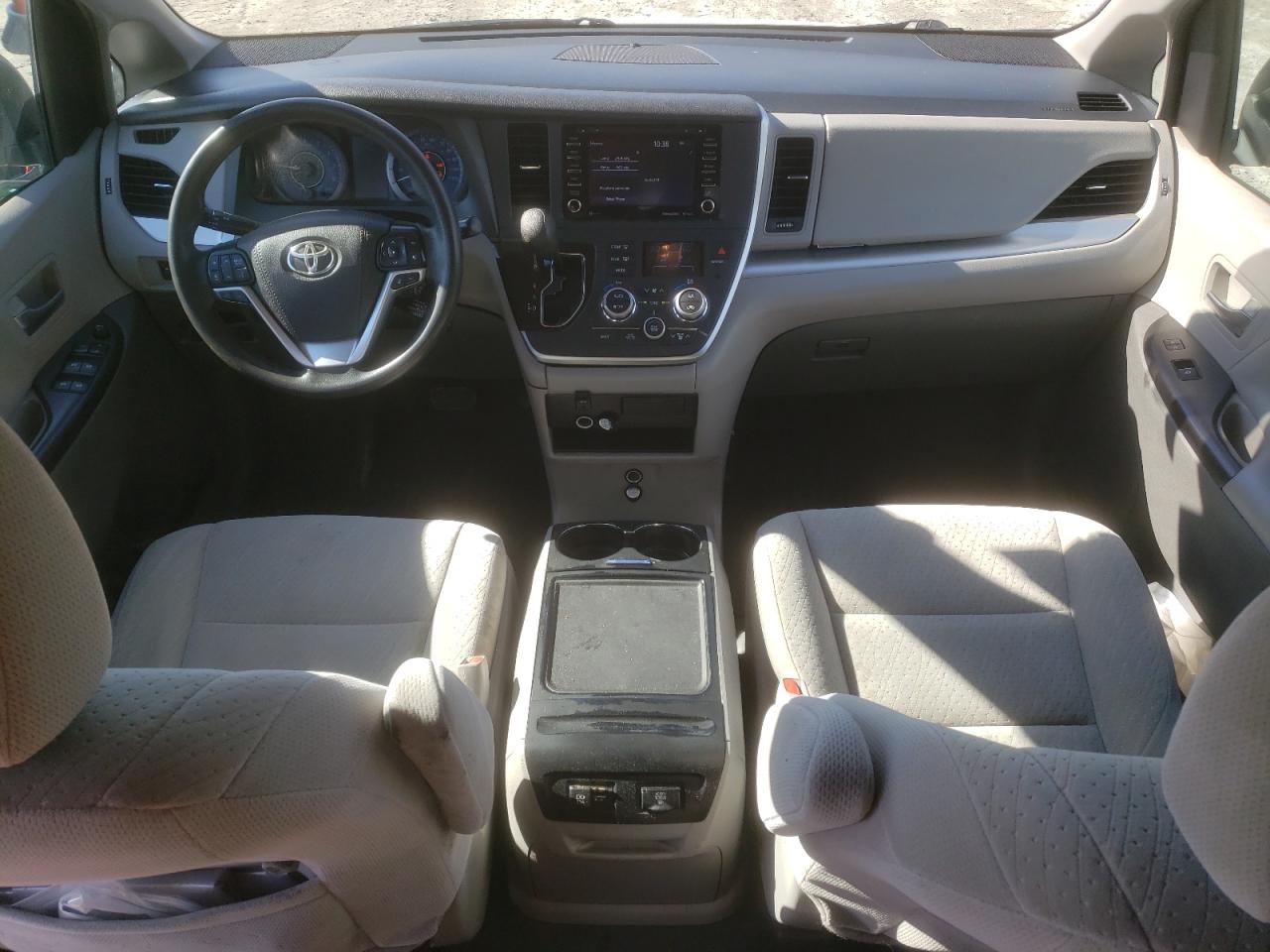 2020 Toyota Sienna VIN 5TDJZ3DC6LS239120 Copart auction photo, minor dent/scratches / mechanical damage thumbnail 8