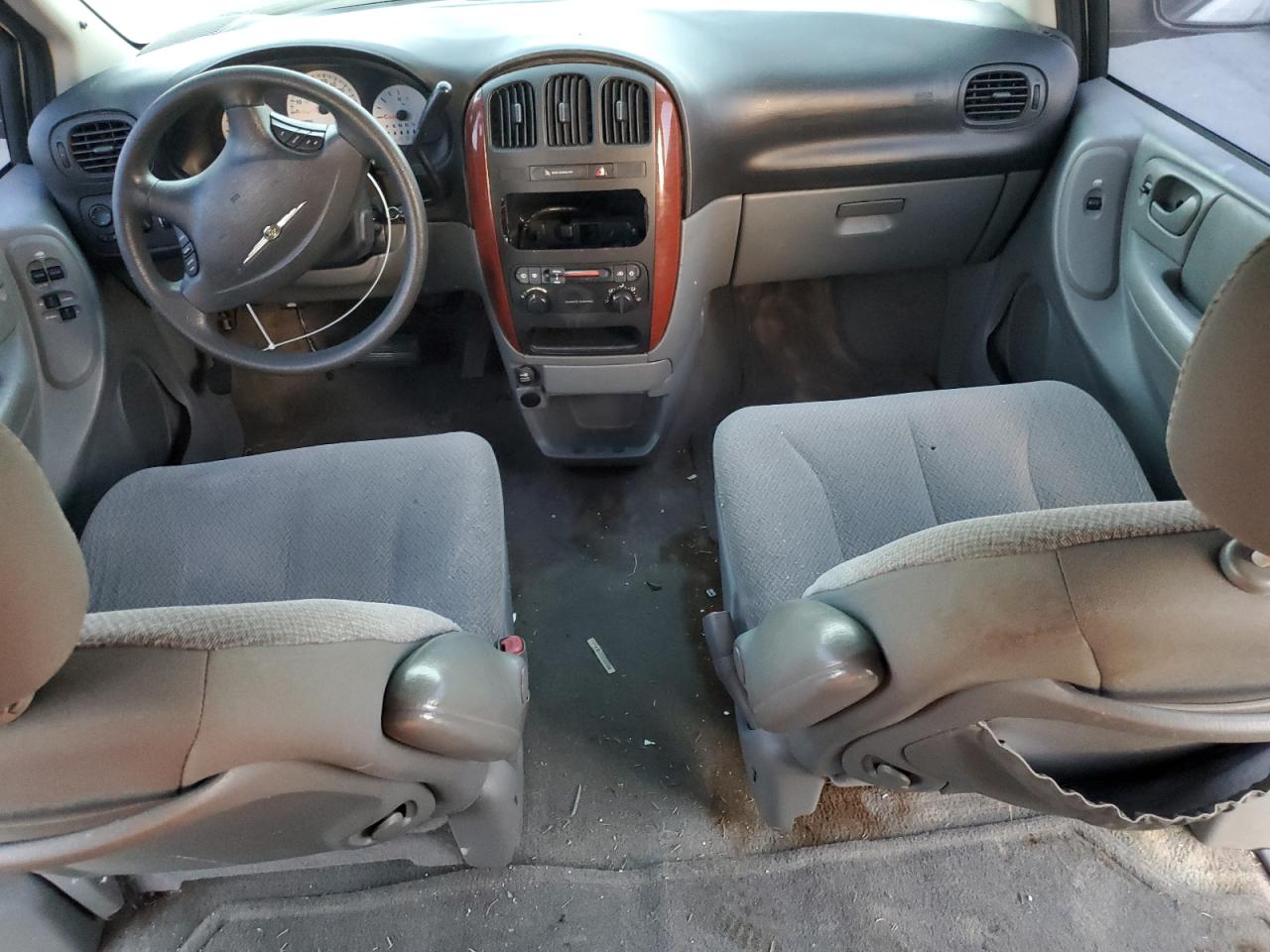2006 Chrysler Town & Country VIN 1A4GP45R66B740006 Copart auction photo, front end / side damage thumbnail 8