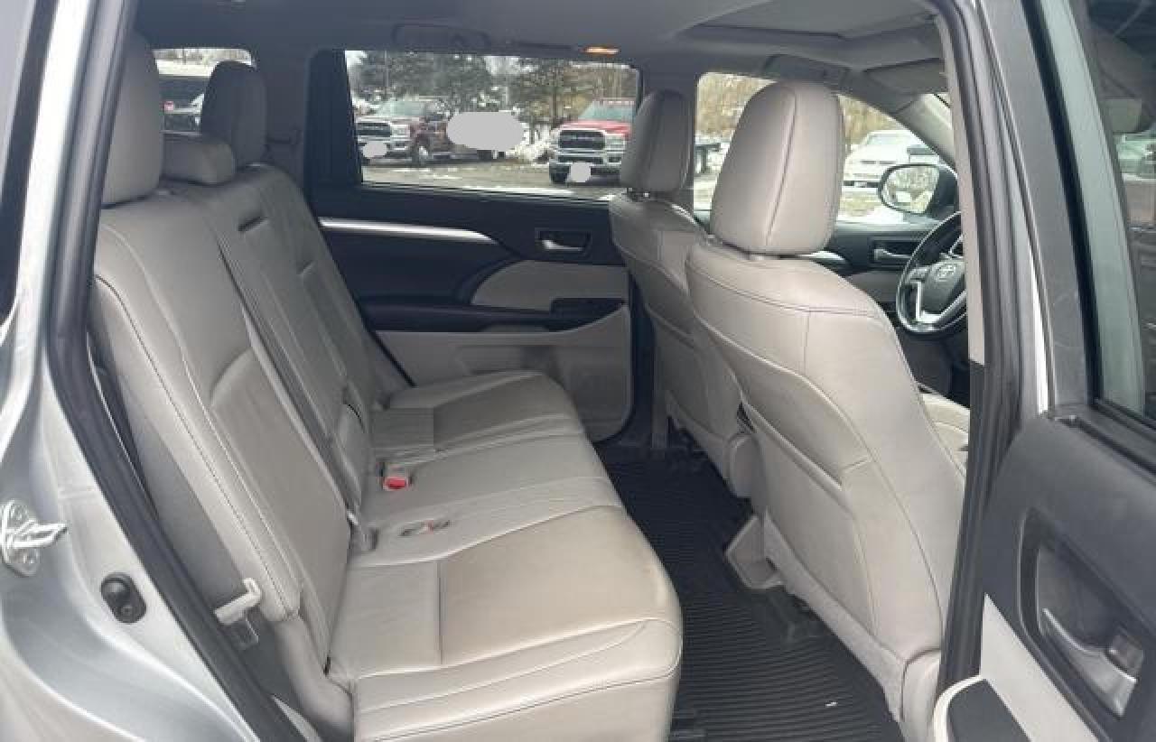 2019 Toyota Highlander VIN 5TDJZRFH7KS565678 Copart auction photo, mechanical / normal wear damage thumbnail 6