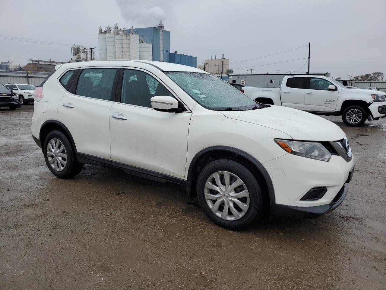 2015 Nissan Rogue VIN 5N1AT2MV5FC842283 Copart auction photo, minor dent/scratches damage thumbnail 4