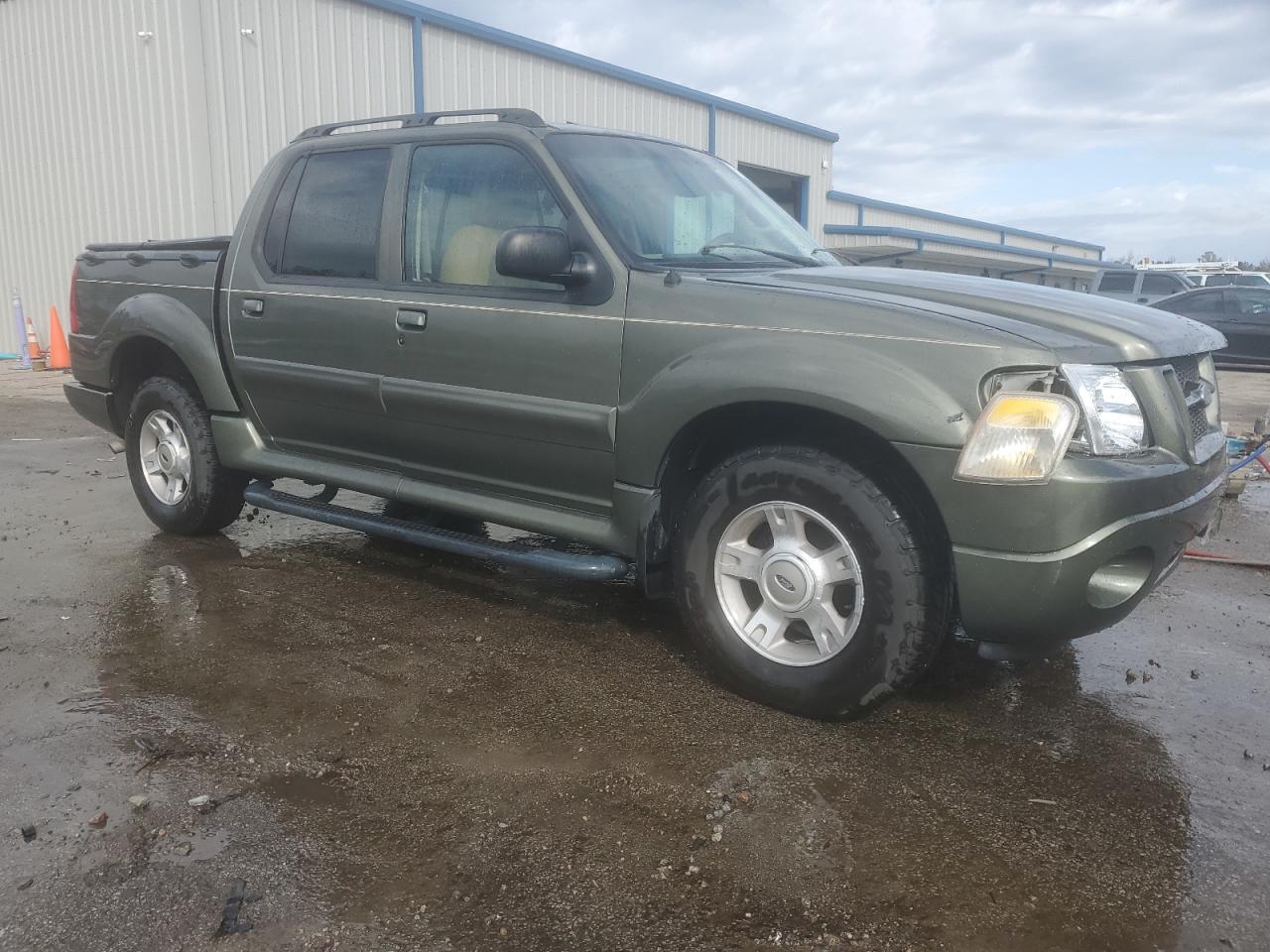 2004 Ford Explorer VIN 1FMZU67K64UA70263 Copart auction photo, front end damage thumbnail 4