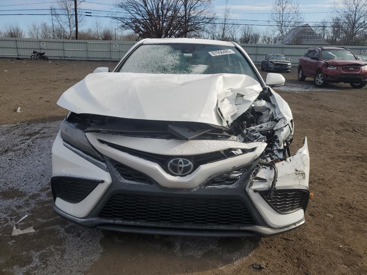 2022 Toyota Camry VIN 4T1G11BK4NU067888 Copart auction photo, front end / minor dent/scratches damage thumbnail 5
