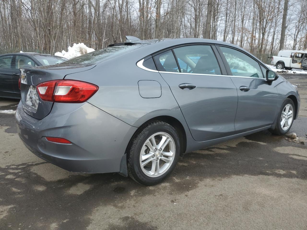 2018 Chevrolet Cruze VIN 1G1BE5SMXJ7120610 Copart auction photo, minor dent/scratches damage thumbnail 3