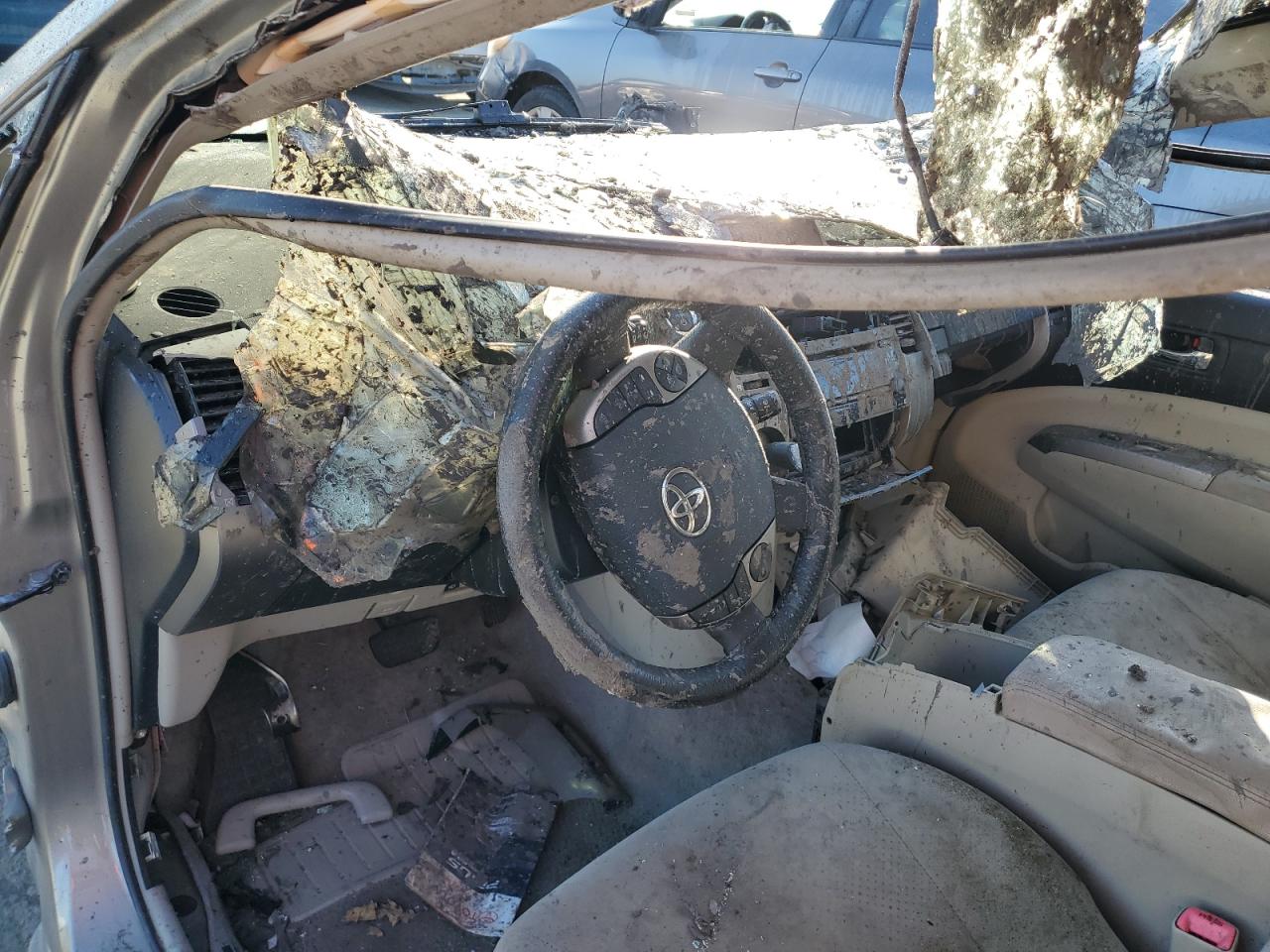 2007 Toyota Prius VIN JTDKB20U677634738 Copart auction photo, vandalism / all over damage thumbnail 8