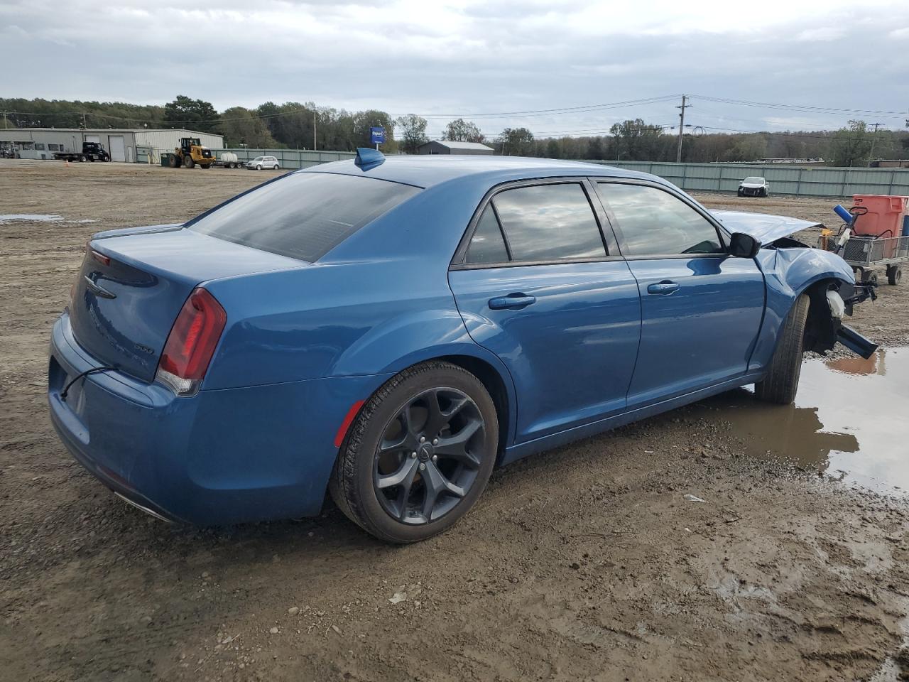 2020 Chrysler 300 VIN 2C3CCAAG9LH230100 Copart auction photo, front end damage thumbnail 3