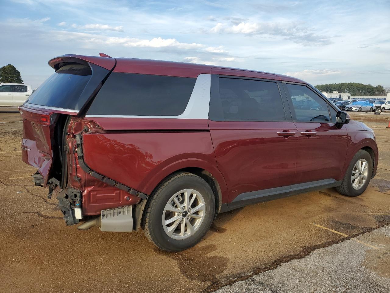 2022 KIA Carnival VIN KNDNB4H30N6180588 Copart auction photo, rear end damage thumbnail 3