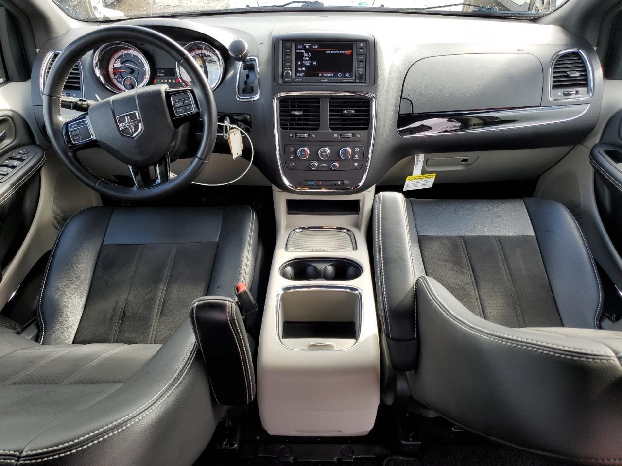 2019 Dodge Caravan VIN 2C4RDGCGXKR690443 Copart auction photo, front end damage thumbnail 8