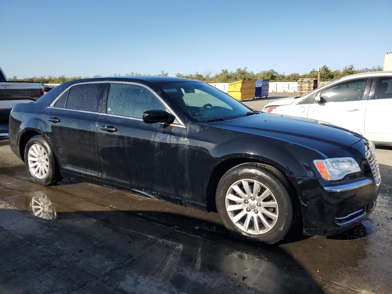 2014 Chrysler 300 VIN 2C3CCAAG6EH235712 Copart auction photo, vandalism damage thumbnail 4
