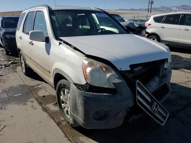 2005 Honda CR-V VIN JHLRD78875C029826 Copart auction photo, front end / minor dent/scratches damage thumbnail 11