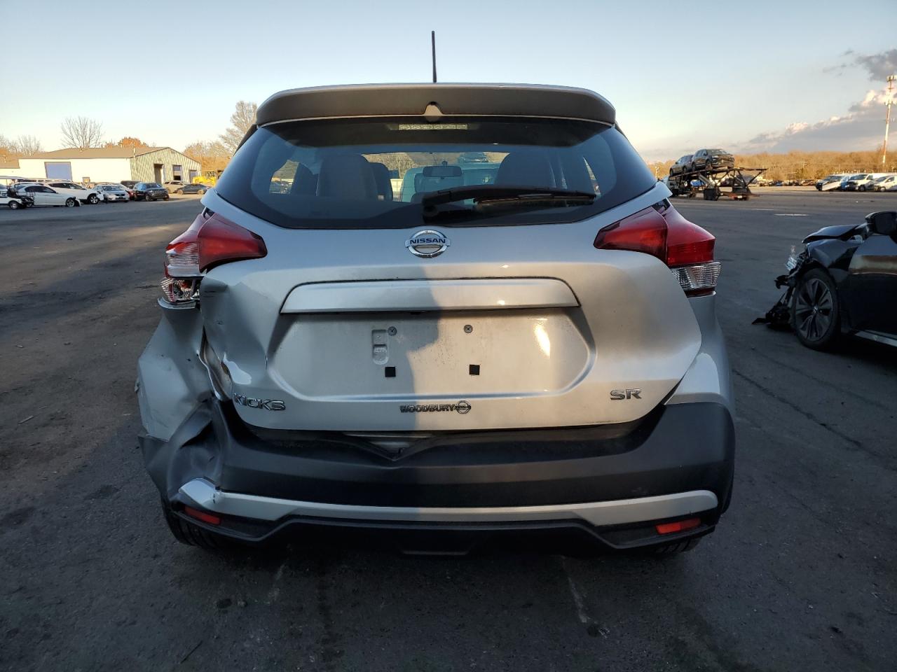 2019 Nissan Kicks VIN 3N1CP5CU0KL494129 Copart auction photo, side / rear end damage thumbnail 6