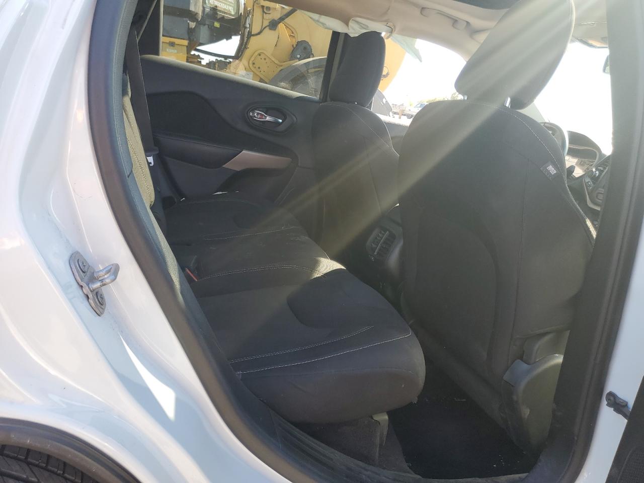 2017 Jeep Grand Cherokee VIN 1C4PJLCS3HW663372 Copart auction photo, front end / side damage thumbnail 11
