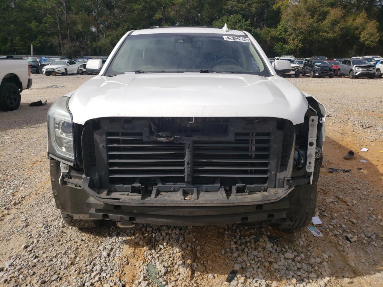 2017 GMC Yukon VIN 1GKS1GKC3HR224610 Copart auction photo, front end / minor dent/scratches damage thumbnail 5