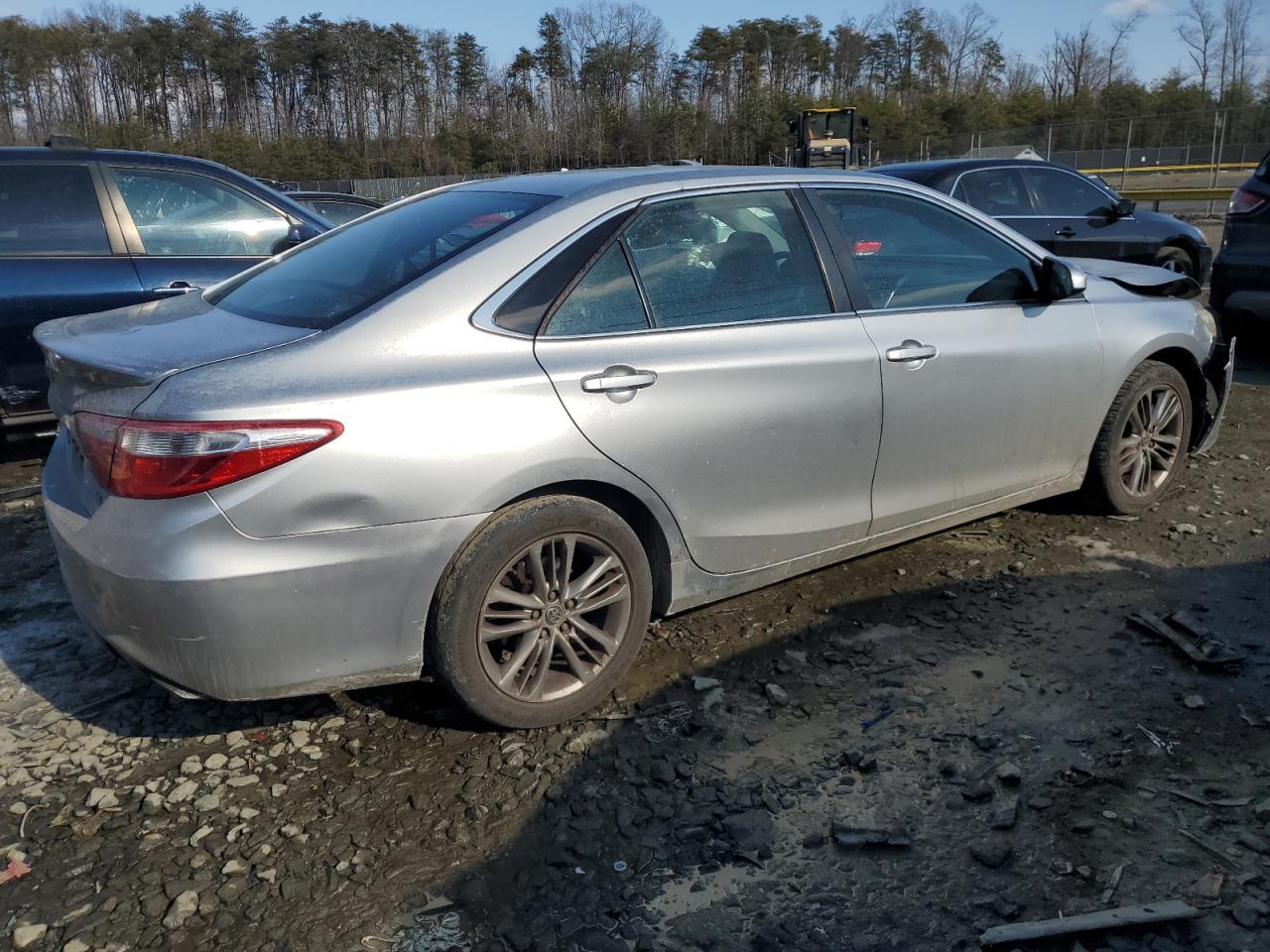 2015 Toyota Camry VIN 4T1BF1FK6FU885923 Copart auction photo, front end damage thumbnail 3