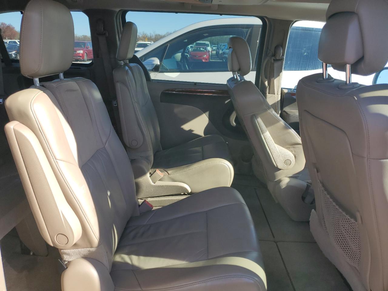 2013 Chrysler Town & Country VIN 2C4RC1GGXDR572471 Copart auction photo, front end damage thumbnail 11