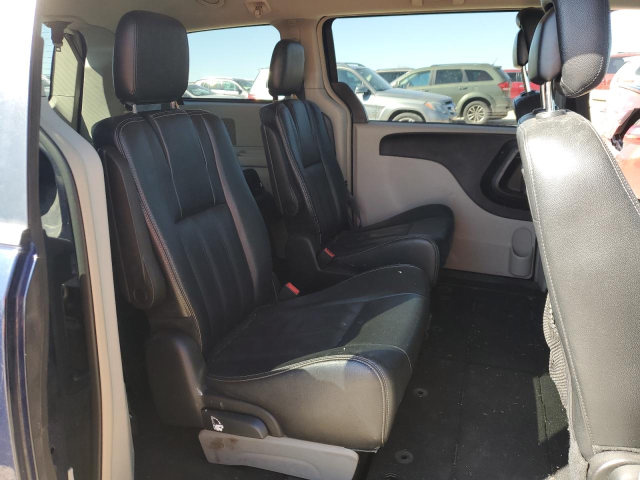 2016 Chrysler Town & Country VIN 2C4RC1BG5GR199027 Copart auction photo, minor dent/scratches damage thumbnail 11