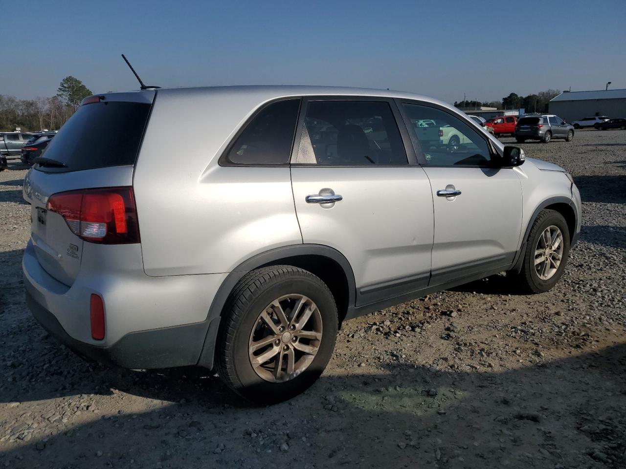 2014 KIA Sorento VIN 5XYKT3A67EG501456 Copart auction photo, front end / minor dent/scratches damage thumbnail 3