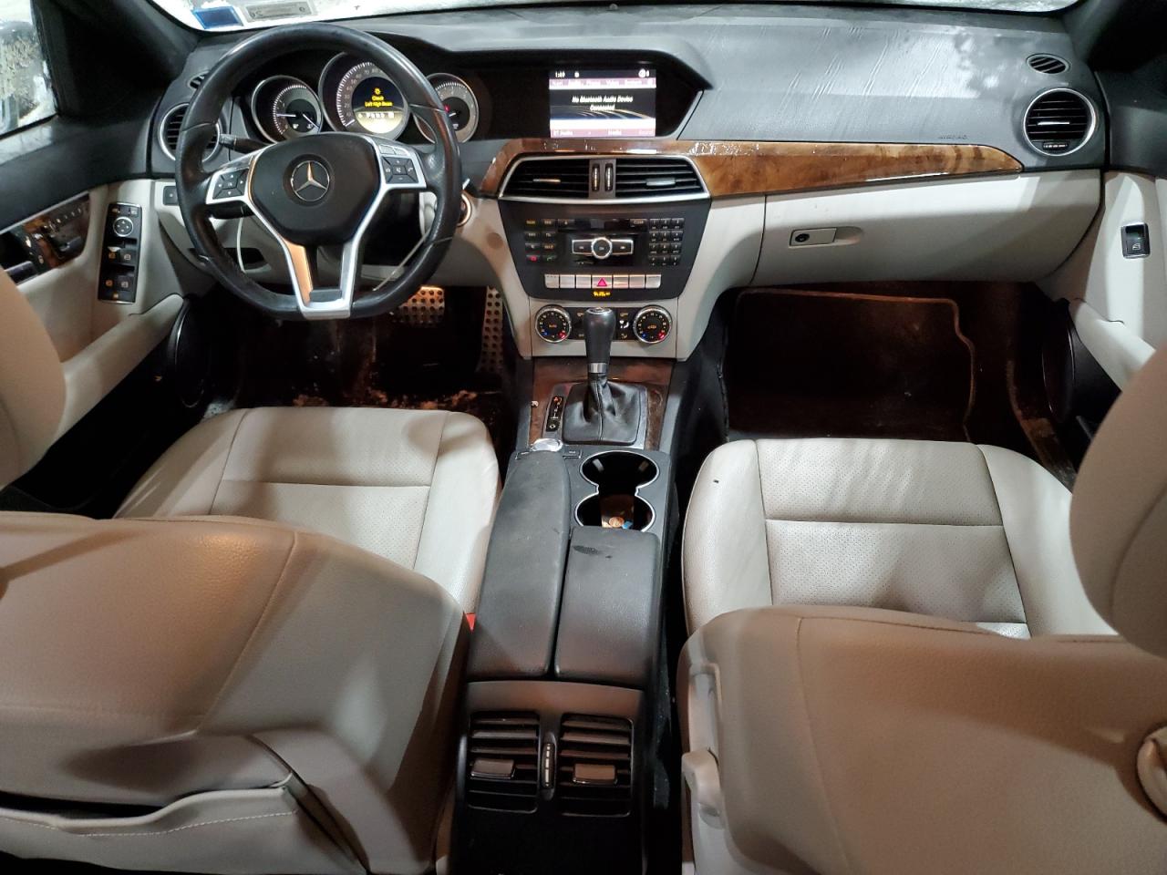 2012 Mercedes-Benz C-klasse VIN WDDGF8BB2CR193624 Copart auction photo, front end damage thumbnail 8