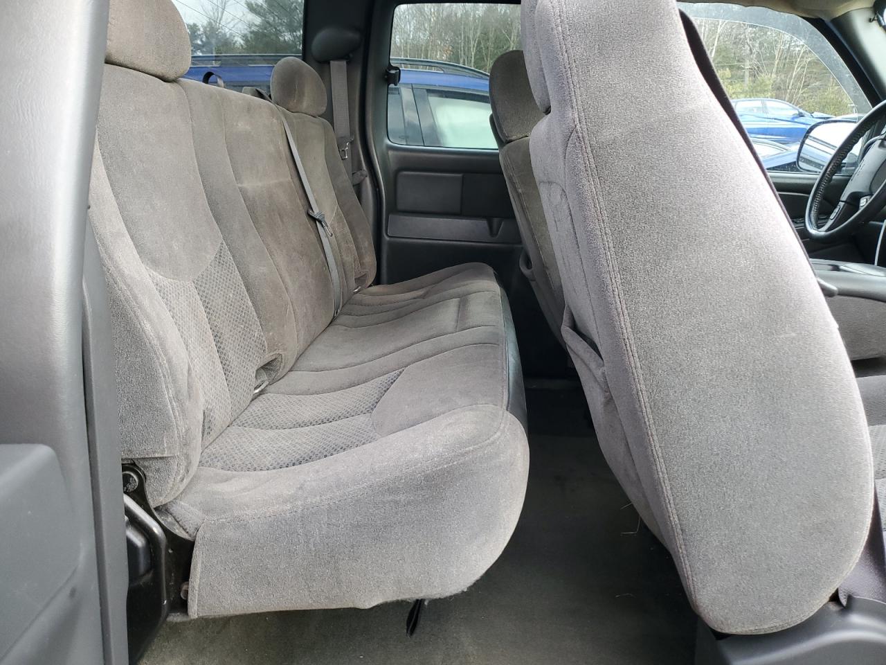 2006 Chevrolet Silverado VIN 2GCEK19B661332256 Copart auction photo, rear end damage thumbnail 10