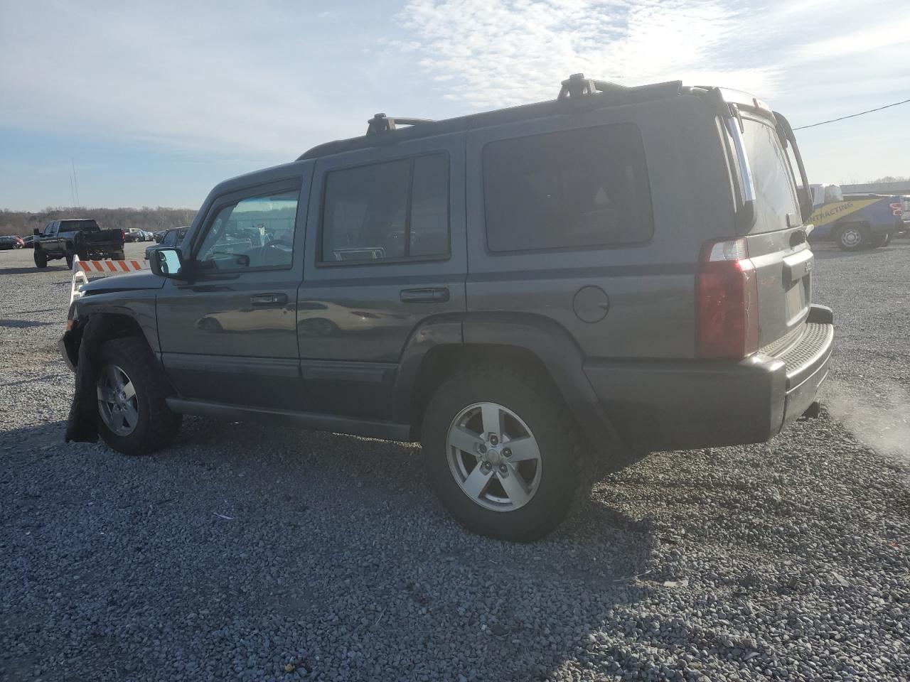 2007 Jeep Commander VIN 1J8HH48K07C587326 Copart auction photo, front end / side damage thumbnail 2