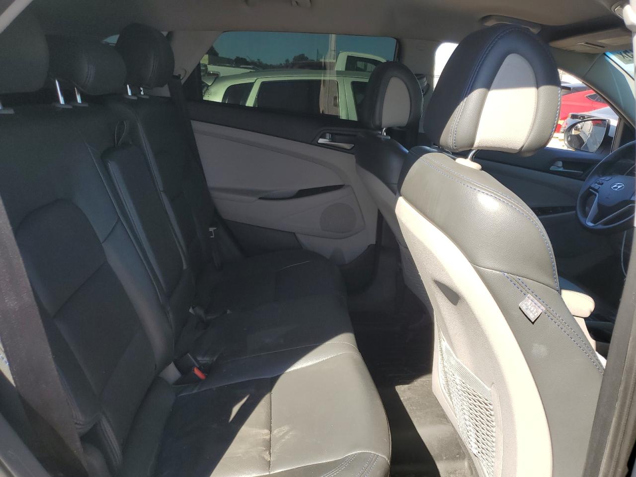 2018 Hyundai Tucson VIN KM8J23A40JU835541 Copart auction photo, vandalism damage thumbnail 11