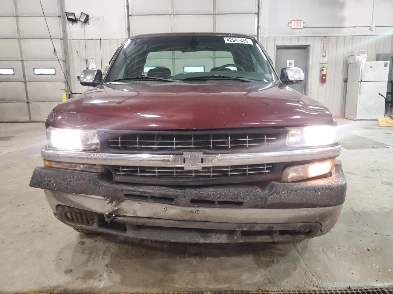 2002 Chevrolet Silverado VIN 2GCEC19T921398705 Copart auction photo, front end damage thumbnail 5