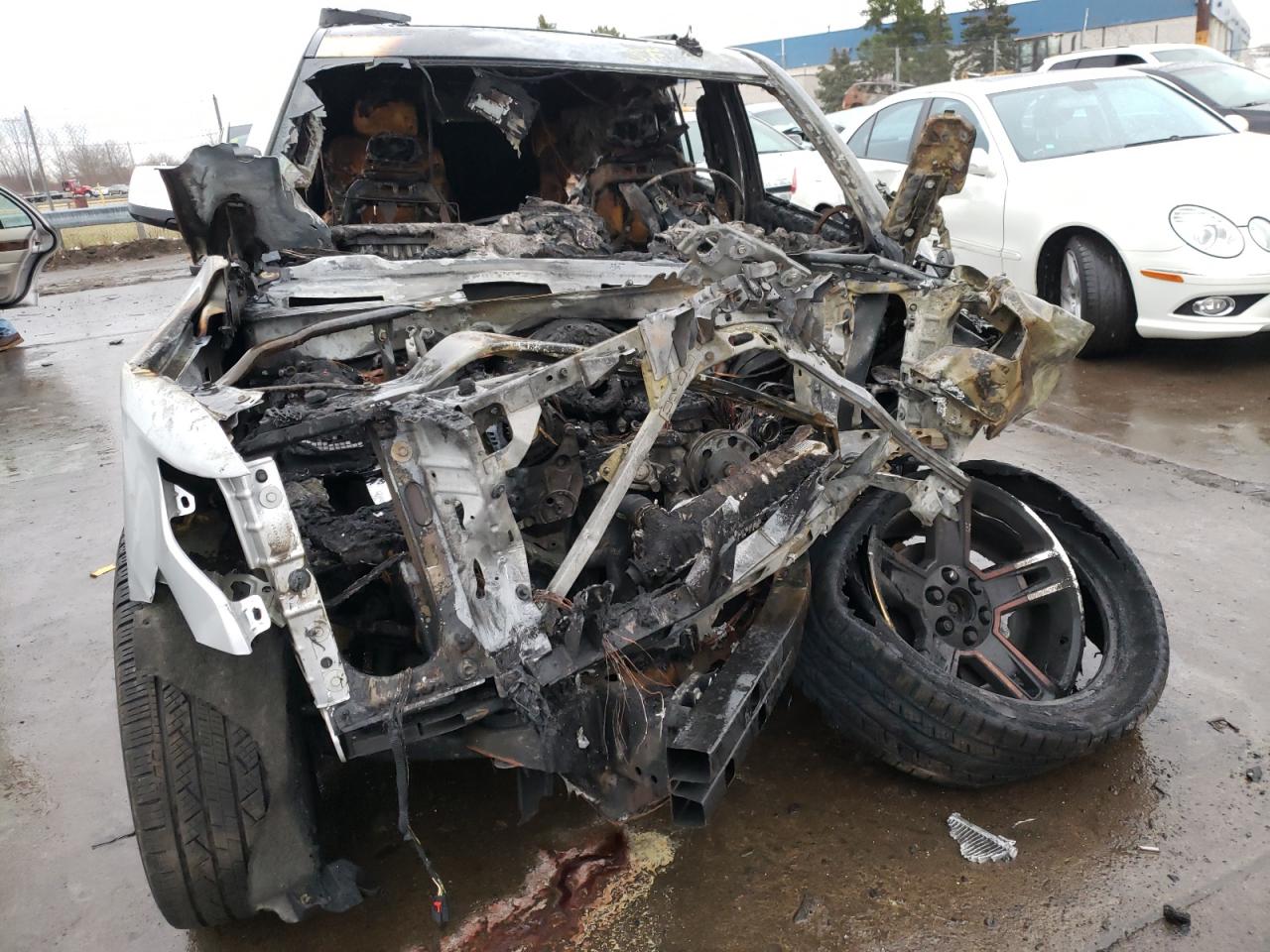 2017 Chevrolet Suburban VIN 1GNSKJKC5HR228297 Copart auction photo, burn / missing/altered vin damage thumbnail 5