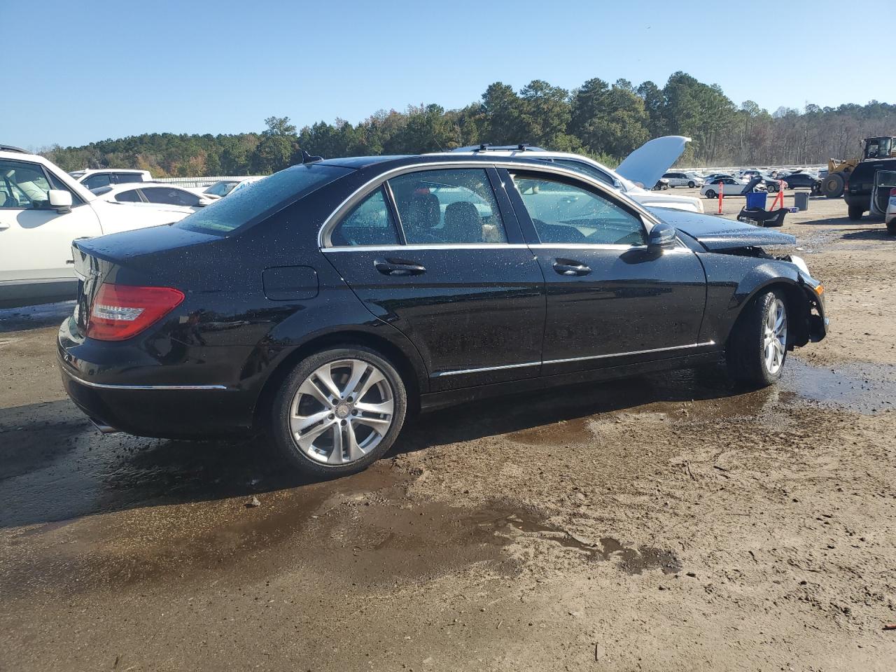 2012 Mercedes-Benz C-klasse VIN WDDGF8BB9CA610770 Copart auction photo, front end damage thumbnail 3