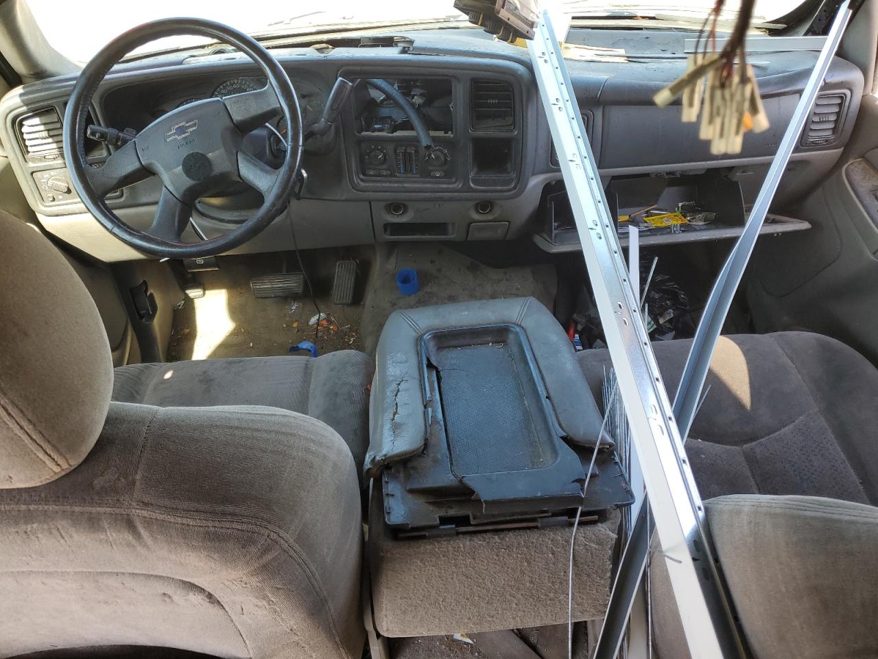 2004 Chevrolet Suburban VIN 1GNEC16T04J219522 Copart auction photo, frame damage / front end damage thumbnail 8