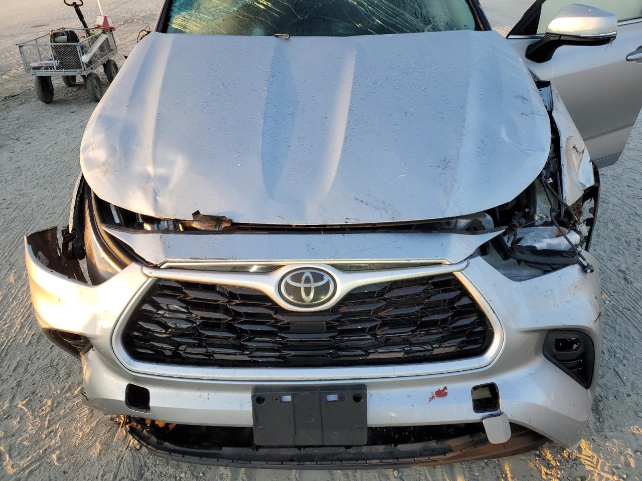 2022 Toyota Highlander VIN 5TDGZRAH2NS550768 Copart auction photo, front end / undercarriage damage thumbnail 13