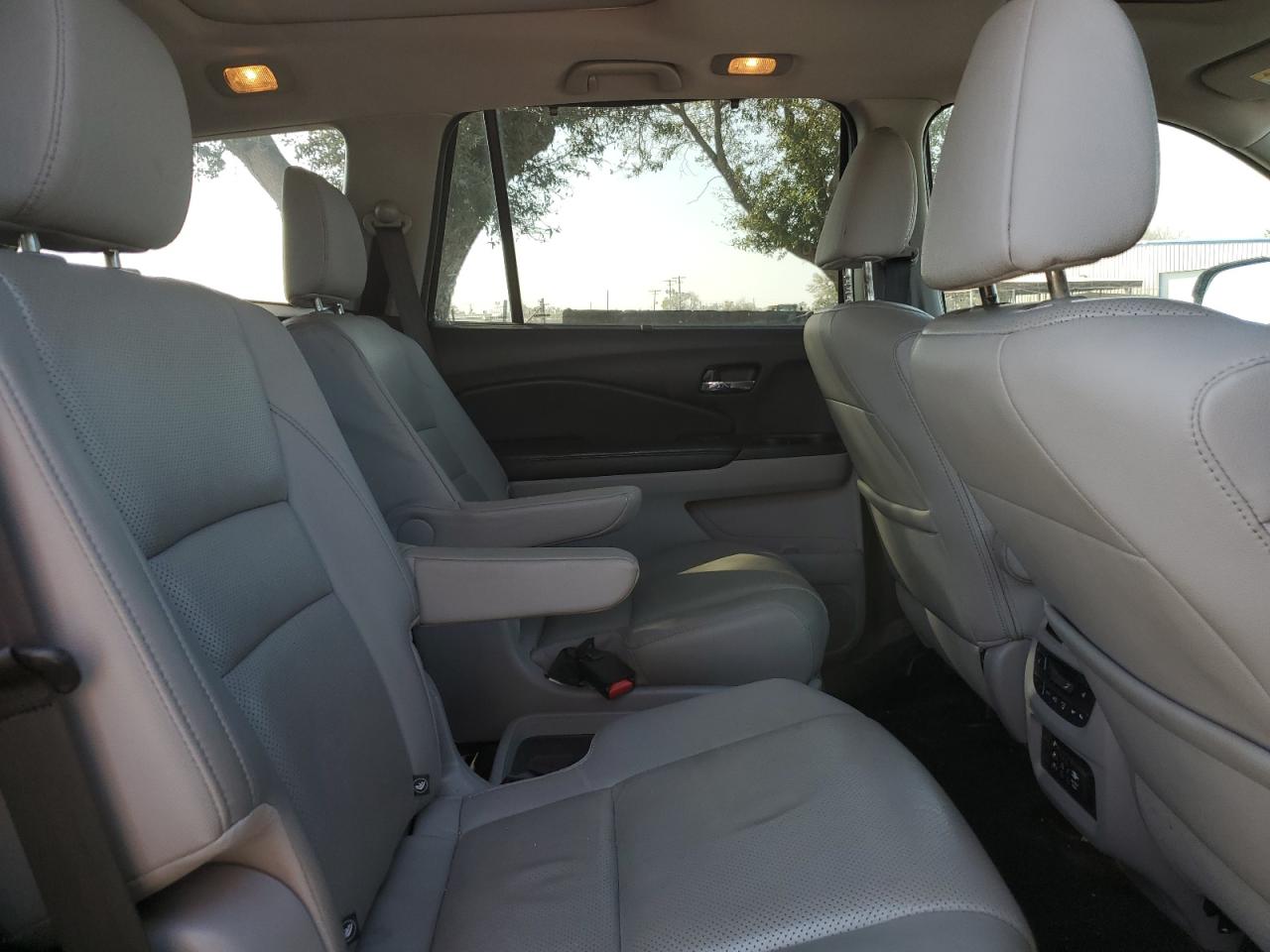 2017 Honda Pilot VIN 5FNYF6H03HB095563 Copart auction photo, front end damage thumbnail 12