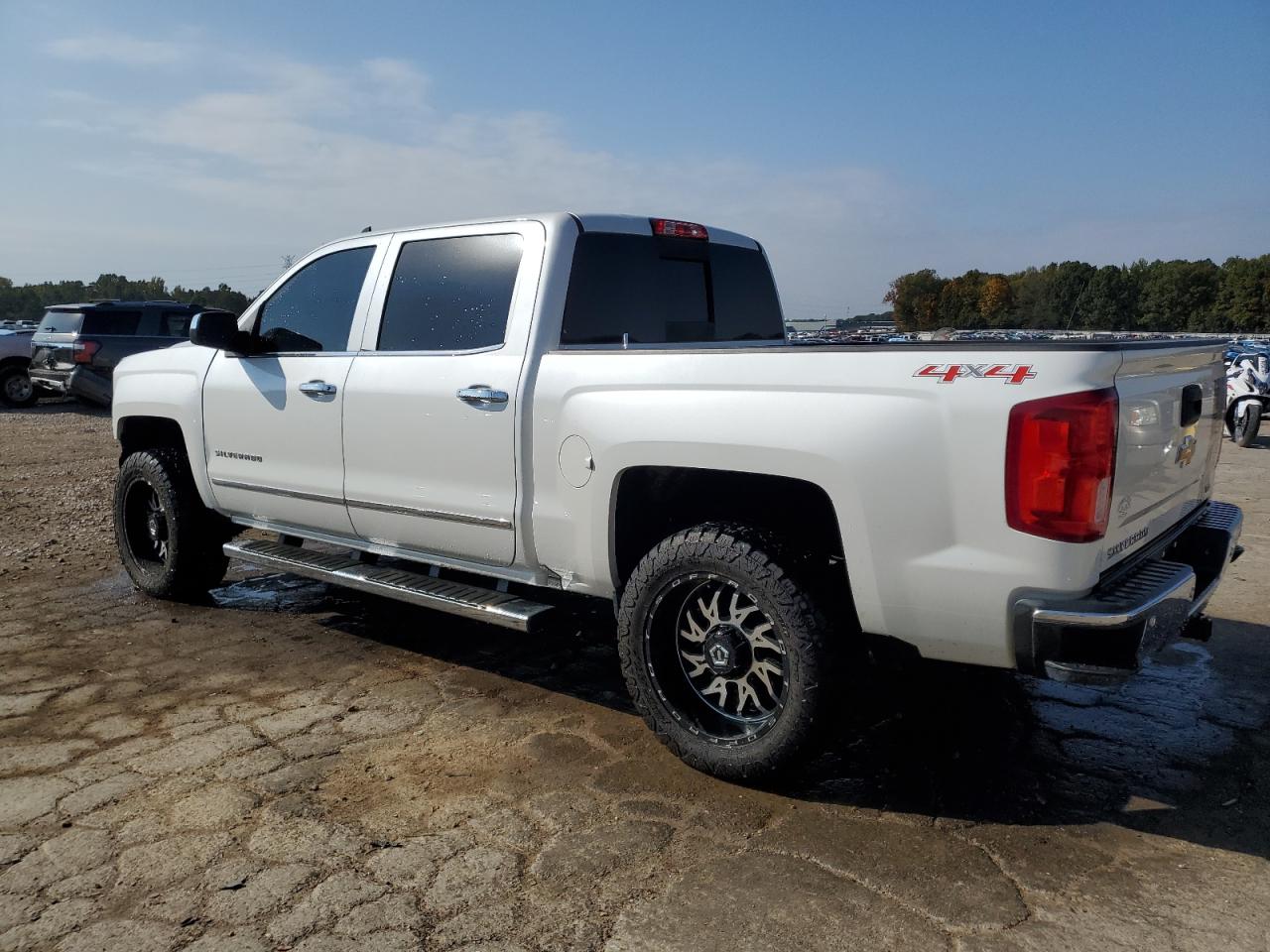 2017 Chevrolet Silverado VIN 3GCUKSEC0HG382600 Copart auction photo, front end damage thumbnail 2